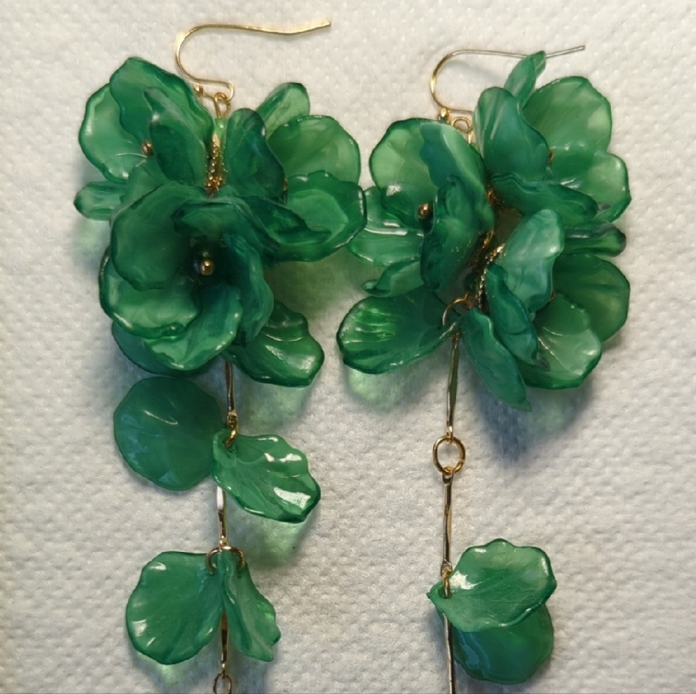 Jewelry Archives - Chic Floral Drop Earrings in Green